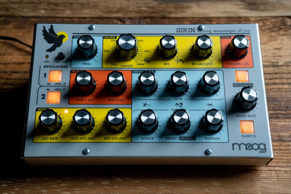 *Moogが伝説的なMoog Taurus Bassサウンドエンジンをベースにした2500台限定生産のアナログシンセサイザーモジュール「Sirin」を発表しました! Sirin Analog Messenger Of Joyは、伝説のMoog Taurus Bassサウンドエンジンをベースに開発され […]