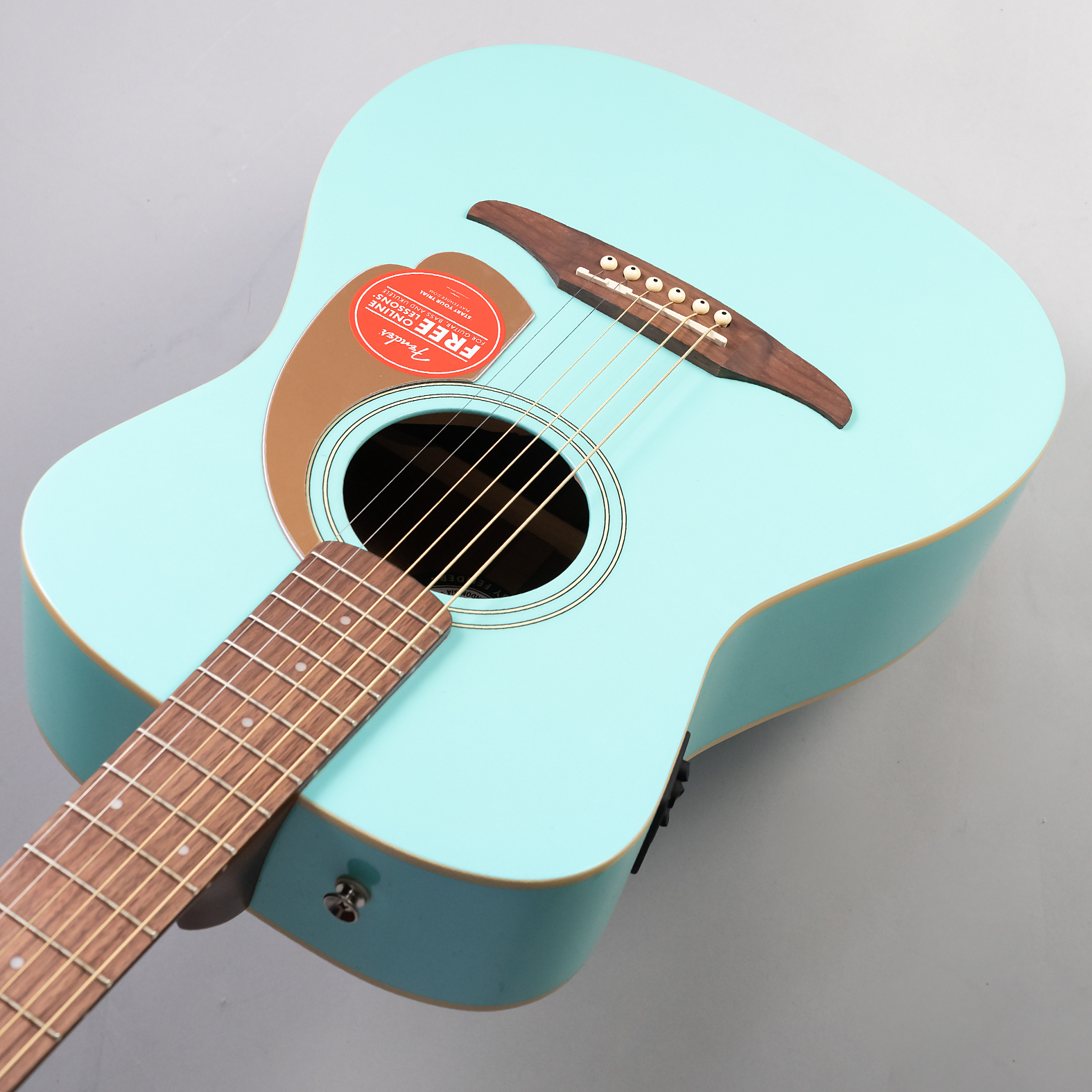 【エレアコ】Fenderから素晴らしい弾き心地と特徴あるルックスのMalibu Player入荷！！
