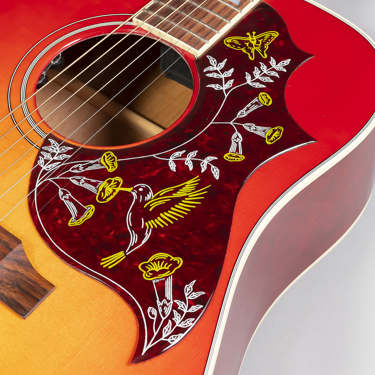 Gibsonから「弾き語りに最適なモデル」として誕生したHummingbirdが入荷！！