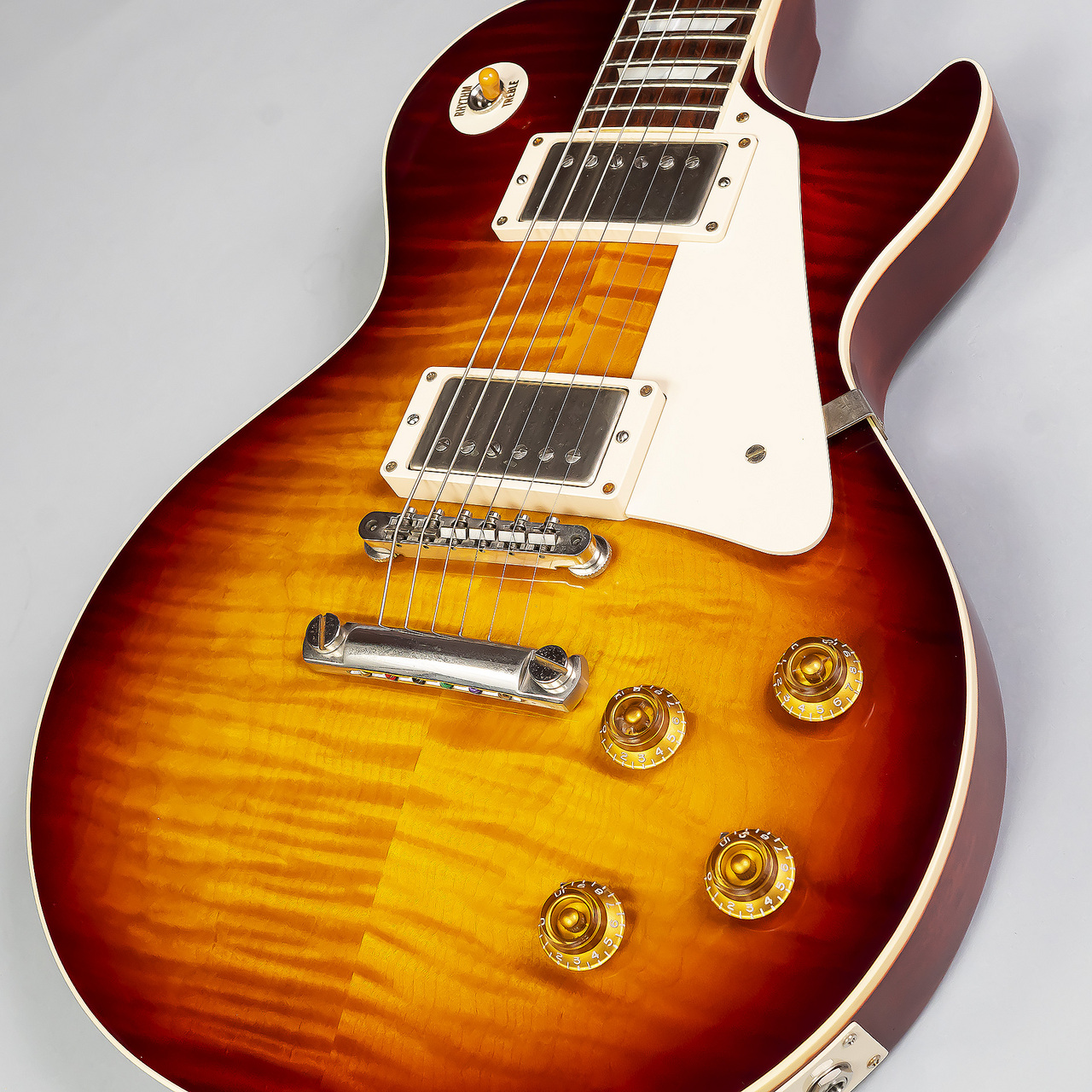 *Gibson Custom Shop SH 1959 LesPaul VOS BB ヒスコレスペックを引き継いだスタンダードヒストリックシリーズ、1959レスポール現地選定品。膨大な数から厳選した絶妙な個体。ネックジョイント・指板のニカワ接着、ロングスタッド・ロングアンカー、チューブレストラスロッ […]