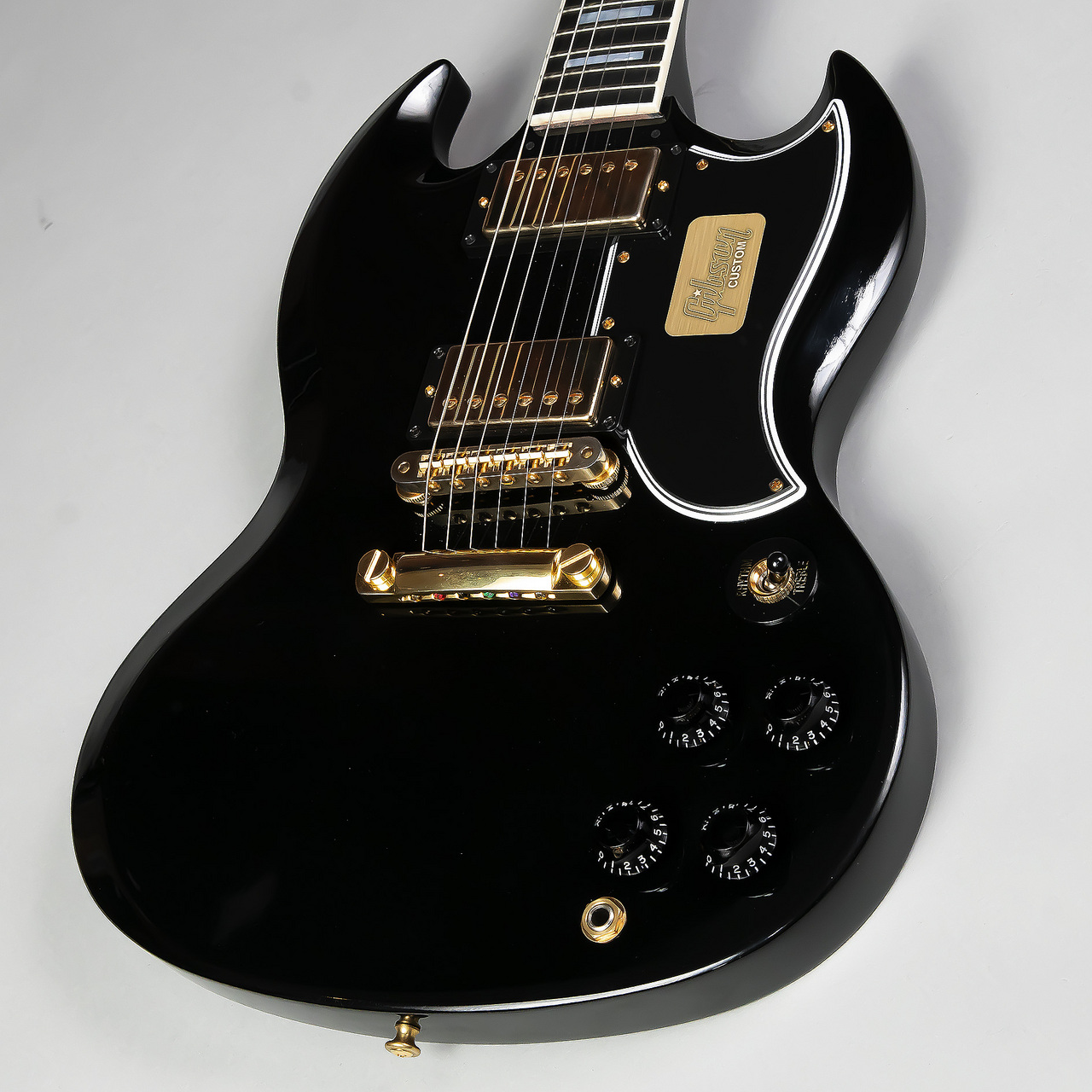 *Gibson Custom Shop SG CUSTOM Limited Run 2017 2017年限定モデルであるエボニーブラック、ゴールドパーツを採用したGSカスタムが入荷致しました。ゴールドパーツにくすみや弾き傷などございますが、他に目立った傷もなく、状態は非常に良好です。ゴールドパーツの […]