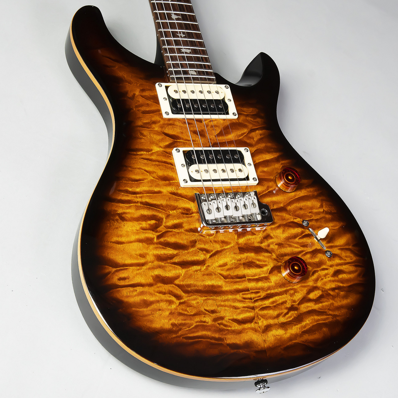 *SE CUSTOM 24Q Black Gold Burst 大人気シリーズ「PRS SE」にキルトメイプルトップ、マッチングヘッドの限定モデルが登場しました！！ |*型名|*販売価格（税込）| |SE CUSTOM 24Q Black Gold Burst|[!￥92,400!]| **詳細な画 […]