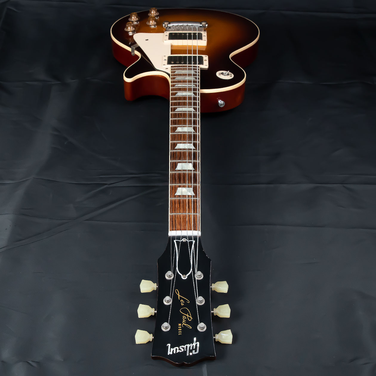 Gibson Custom Shopから太すぎずグリップ感のよい59ならではのネックが人気の高いポイントのSH 1959 Les Paul VOS FTを新品特価でご提供します！！