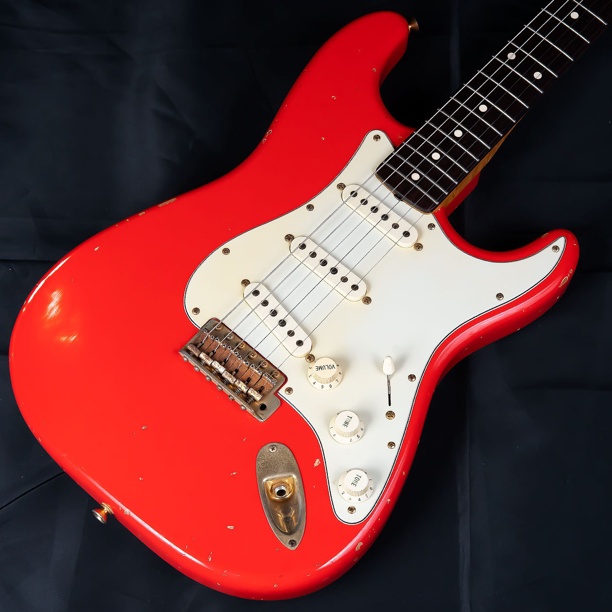 Fender Custom Shopから「Cunetto Era」(カネットエラ)、「CUNETTO RELIC」（カネットレリック）と総称して呼ばれるとても希少な1960 John Cruz Relic Stratocaster/Fiesta Red 1997年製が中古で入荷！！