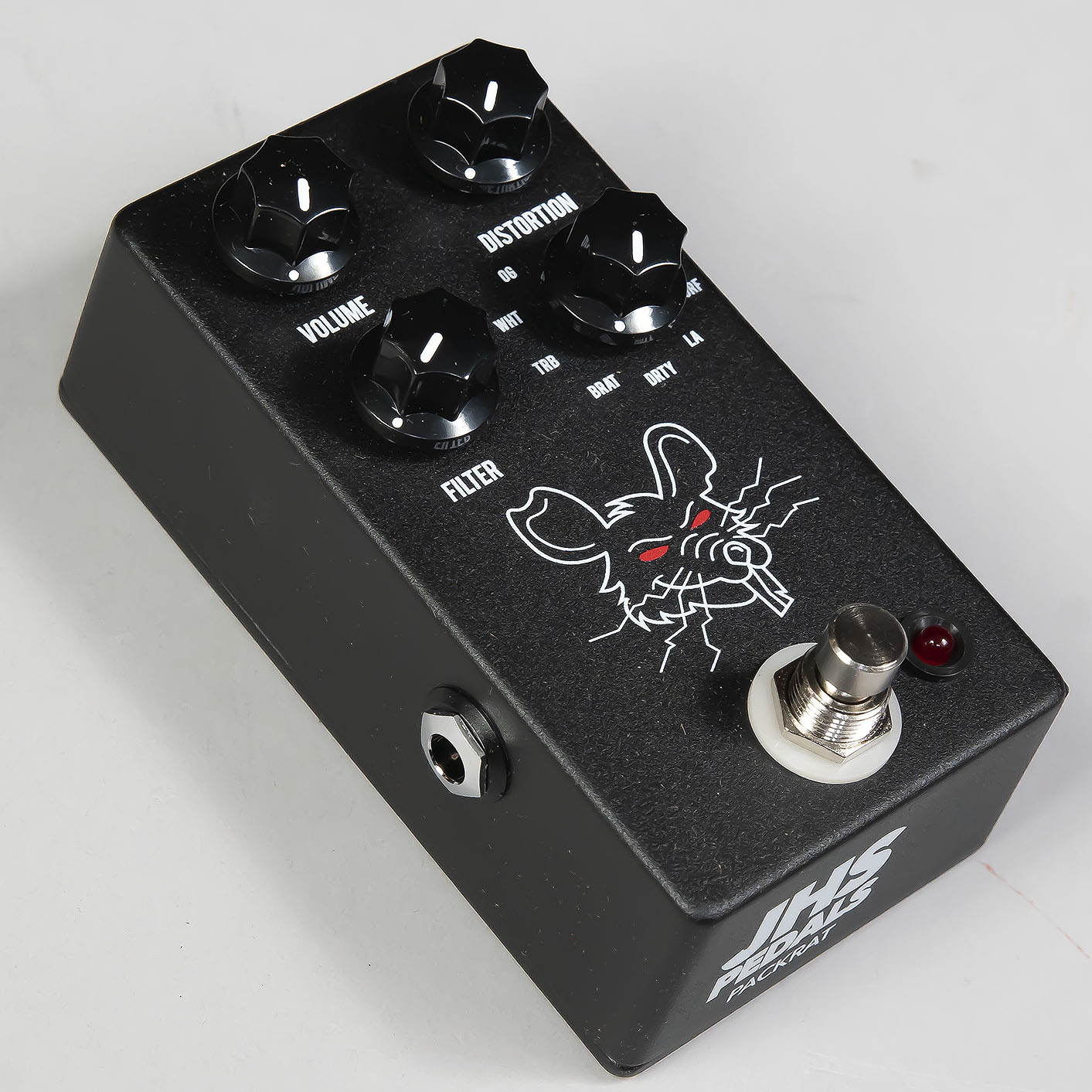 *JHS Pedals PACKRAT ニルヴァーナ、ジョン・スコフィールド、ピンク・フロイド、メタリカ、REM、イーグルス、ジェフ・ベック、レディオヘッド等、多くのミュージシャンがRATの象徴的なトーンを用いて、サウンドを築きあげてきました。PACKRATは、MUFFULETTAやTHE BONS […]