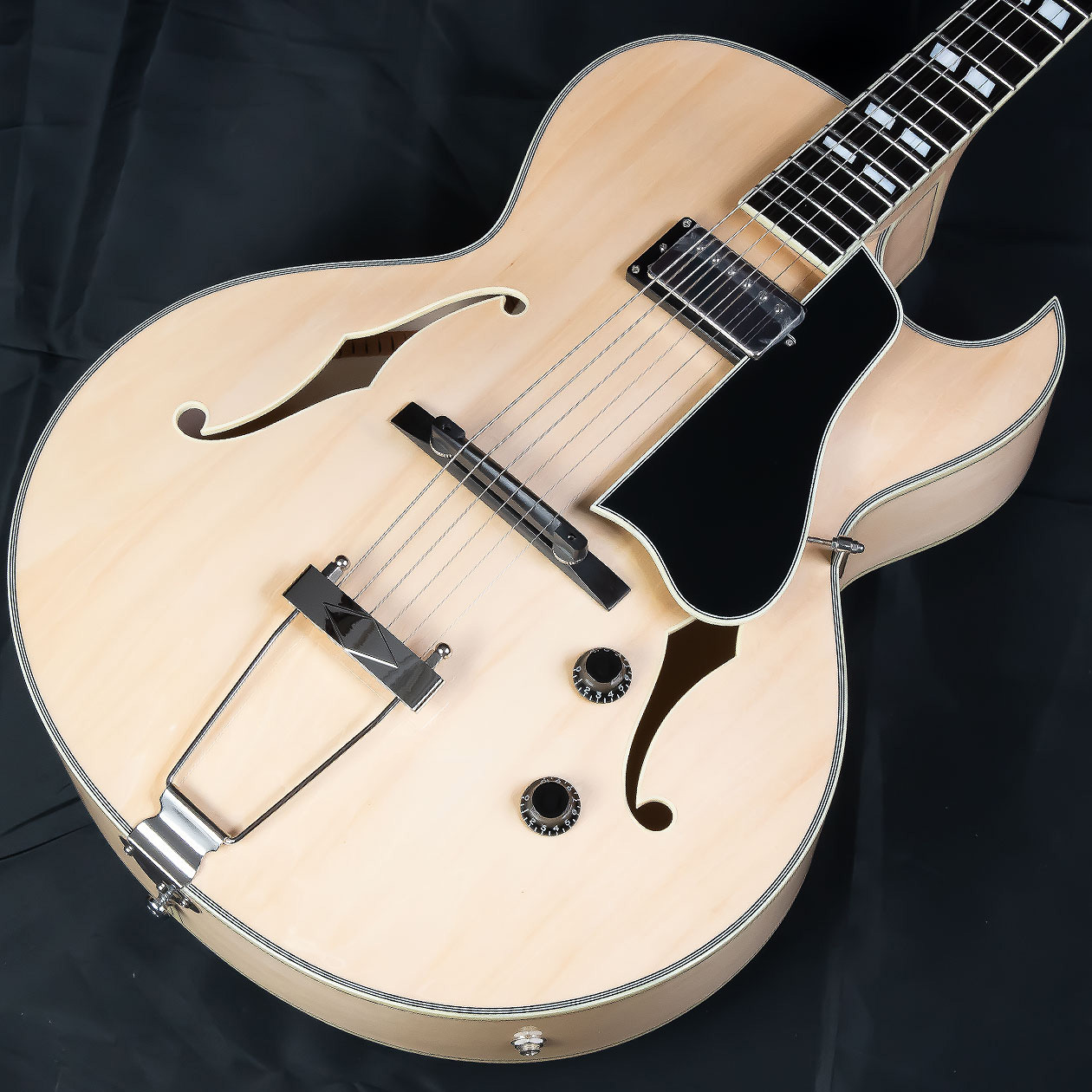 Eastman AR-175CE/Blonde