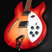 【エレキギター】Rickenbackerから代表的なモデル「330」が入荷しました！！