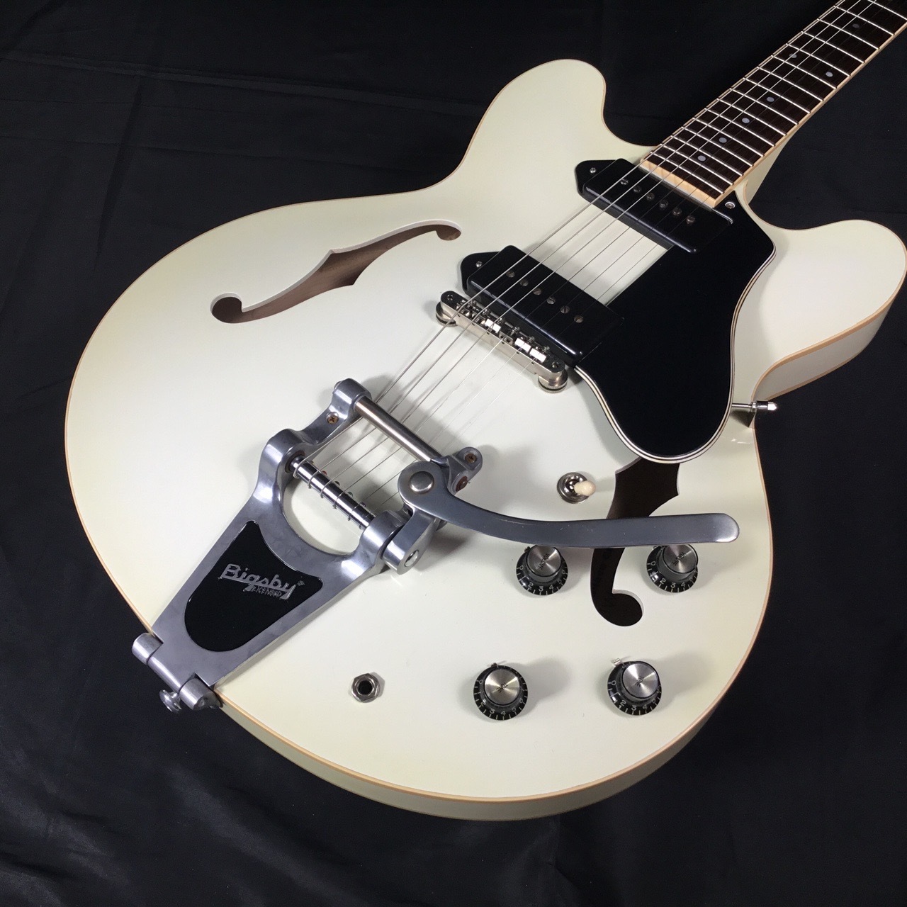 Jimmy WallaceHB P90 WHITE BIGSBY