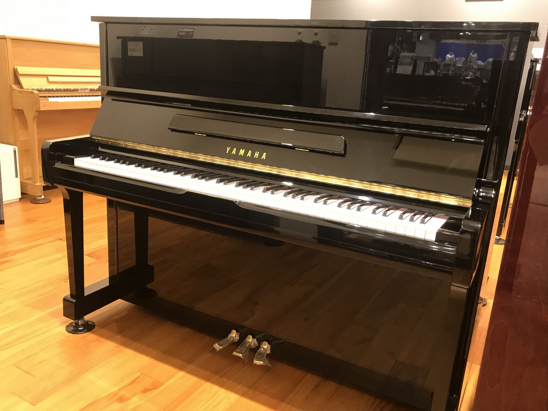 中古アップライトYAMAHA U100(消音つき)