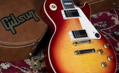 Gibsonから美しいフィギュアドメイプルトップと厳選されたウェイトリリーフなしのマホガニーバックのLes Paul Standard ’50s Heritage Cherry Sunburst入荷しました！！