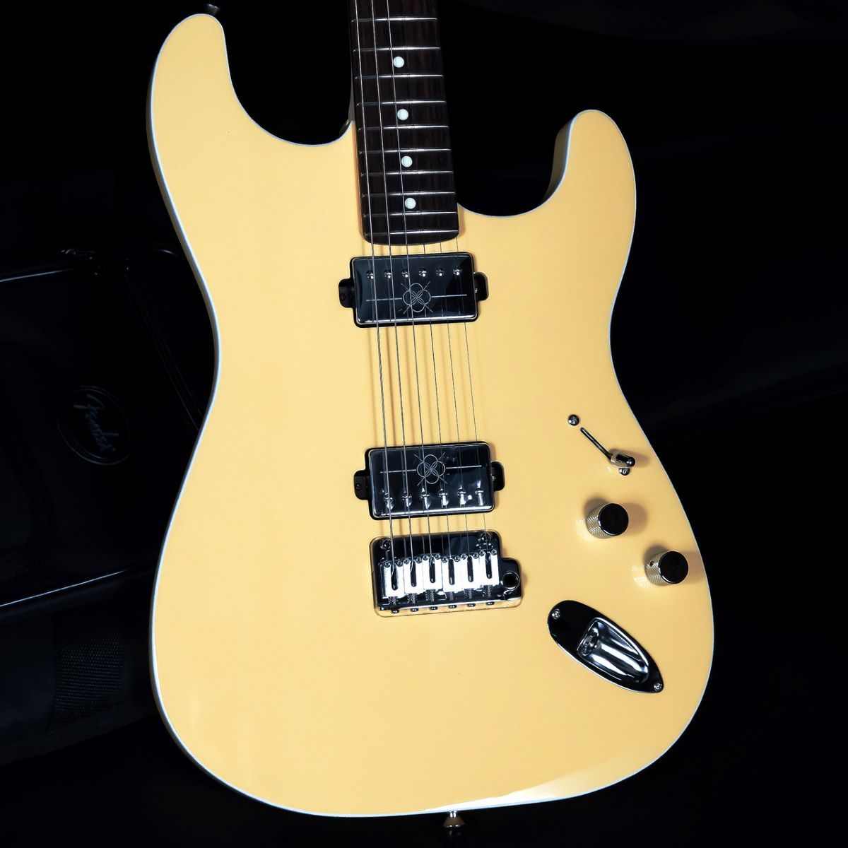 Fender MAMI STRATOCASTER OMOCHI