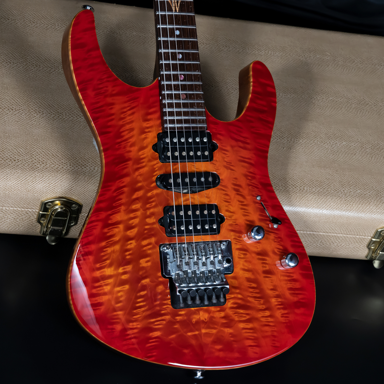 Suhr(正規輸入品)2014 Collection Modern Angle Quilt Maple Fireburst