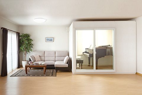 CONTENTSカワイ防音室「ナサール」の特徴【ナサール】スタンダードタイプとは？スタンダードタイプ　ラインナップカワイ防音室「ナサール」の特徴 生活スタイルに合わせた4つのシリーズと3つの遮音性能 【ナサール】スタンダードタイプとは？ ピアノ用途に適した内部の響きとサイズをラインナップ。 スタンダ […]