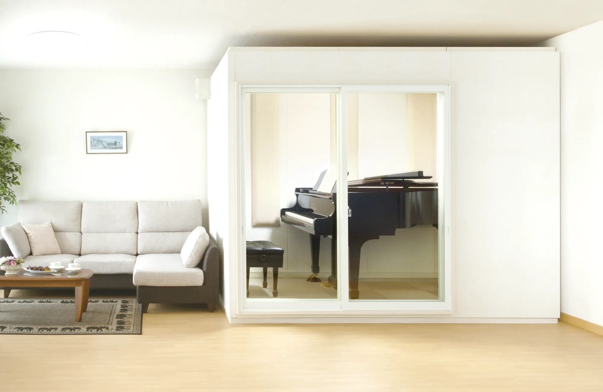 CONTENTSカワイ防音室「ナサール」の特徴【ナサール】スタンダードタイプとは？スタンダードタイプ　ラインナップカワイ防音室「ナサール」の特徴 生活スタイルに合わせた4つのシリーズと3つの遮音性能 【ナサール】スタンダードタイプとは？ ピアノ用途に適した内部の響きとサイズをラインナップ。 スタンダ [&hellip;]