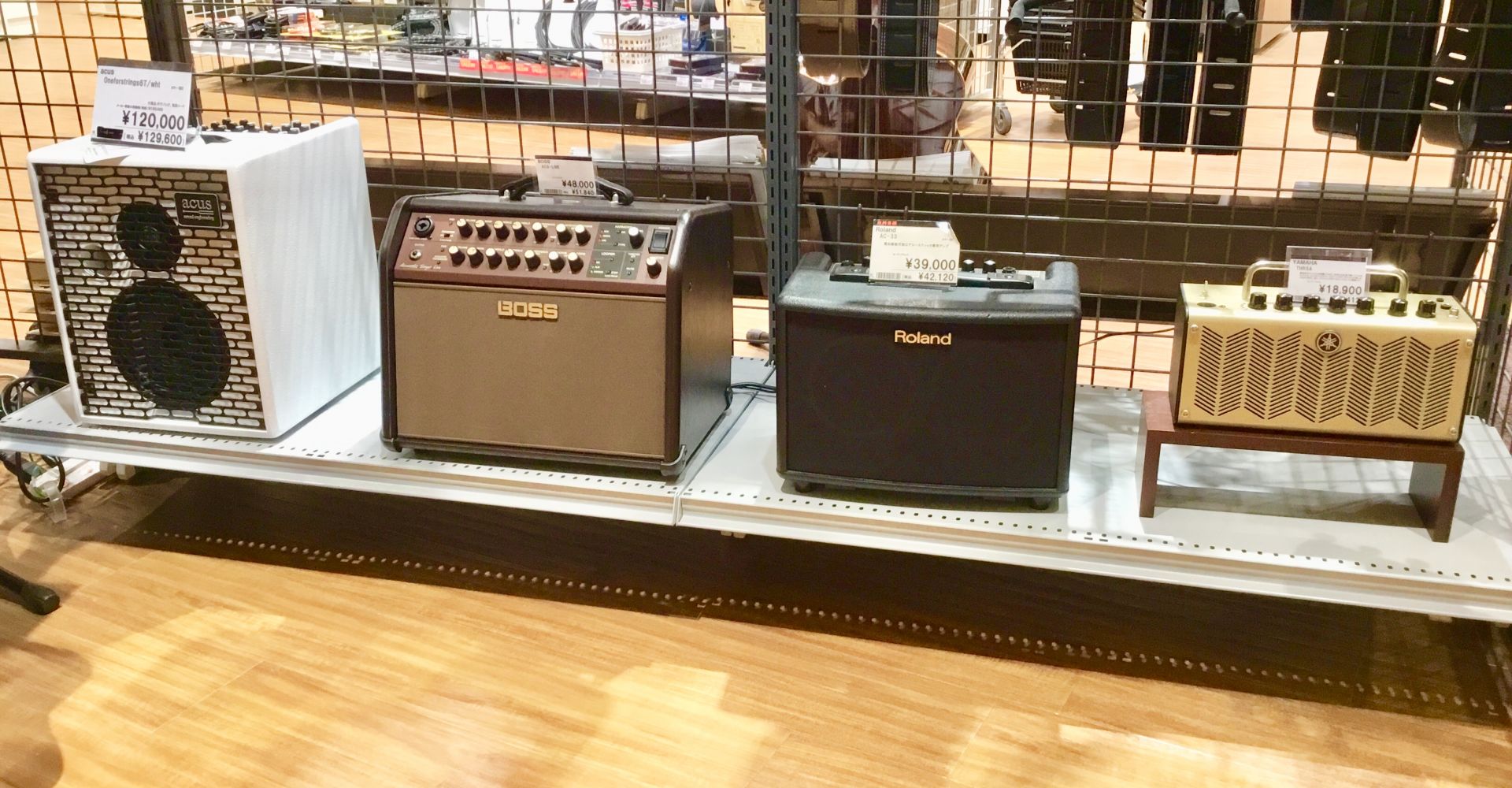 【アコースティックギター】アコギ用アンプ取り揃えています！！