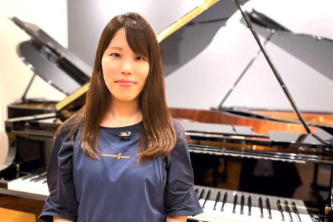 スタッフ写真 ピアノ(ピアノ上級アドバイザー)、音楽教室、楽譜コンシェルジュ 原田 ひかる