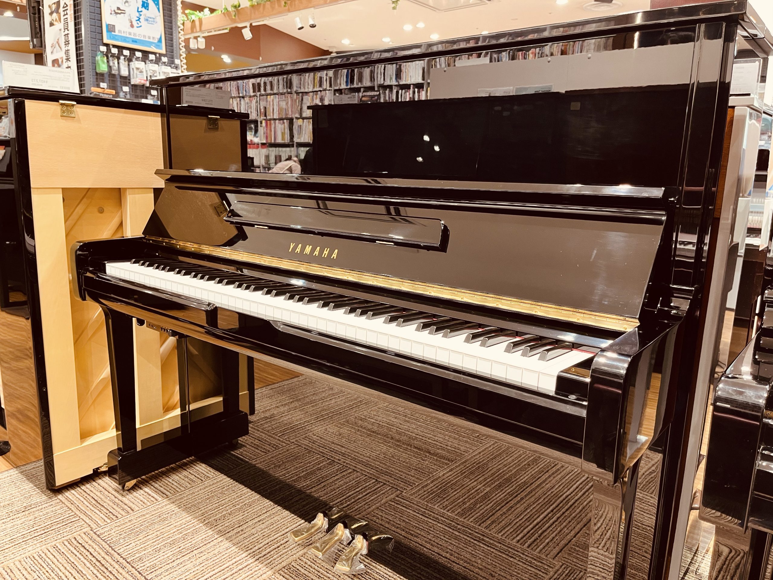 中古アップライトYAMAHA U100(消音つき)