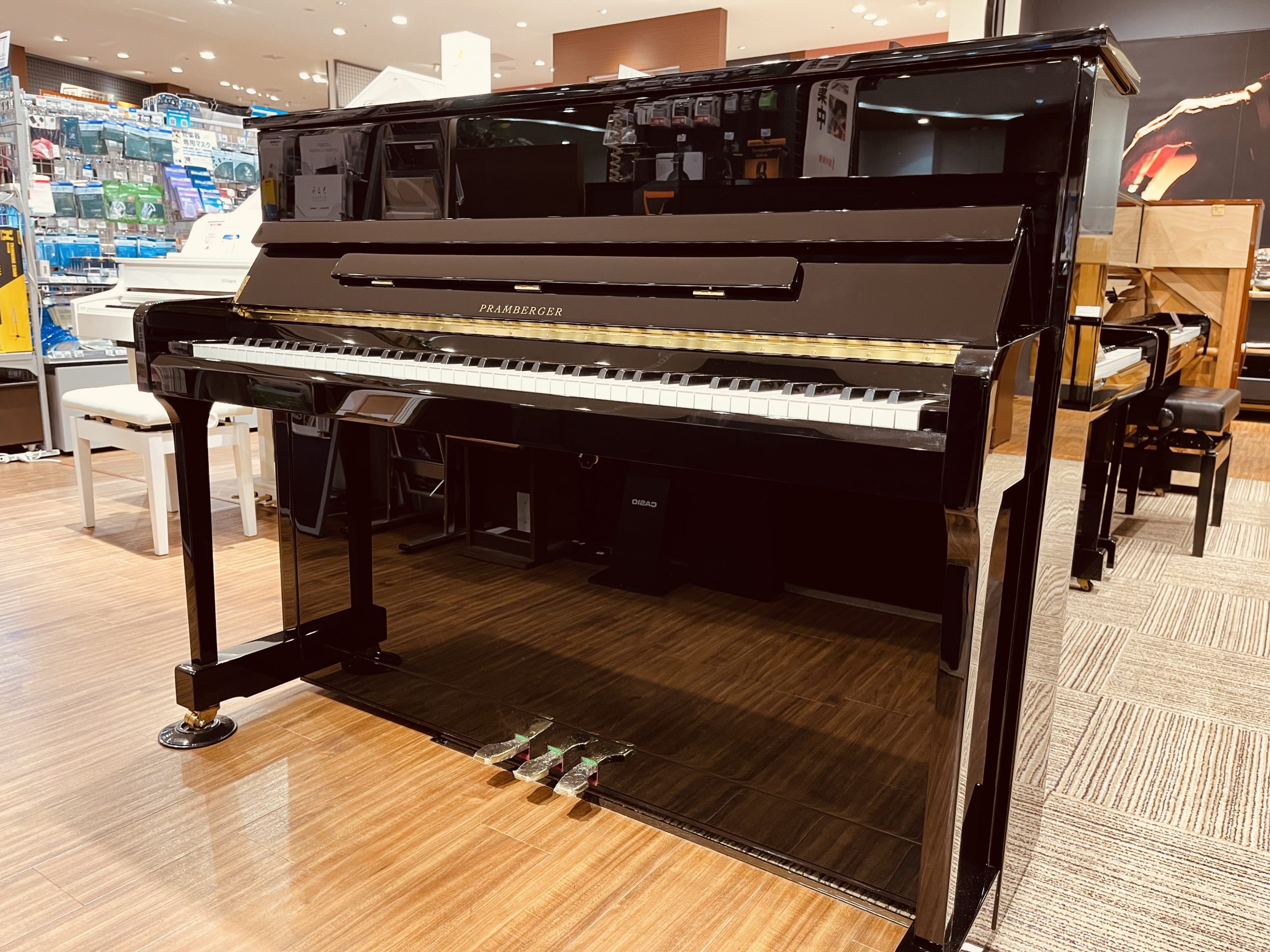 新品アップライトWILH.STEINBERG AT18DC