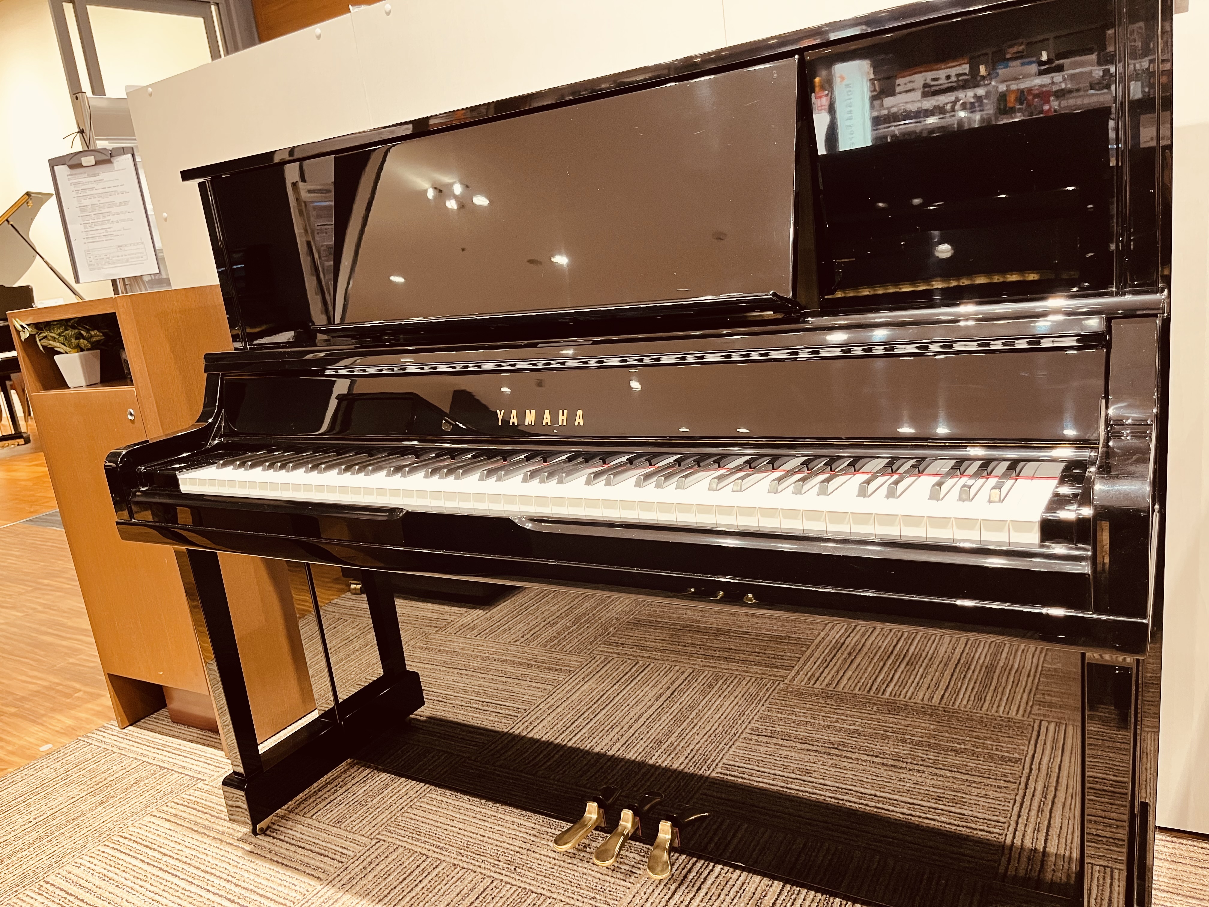 中古アップライトピアノYAMAHA UX10A