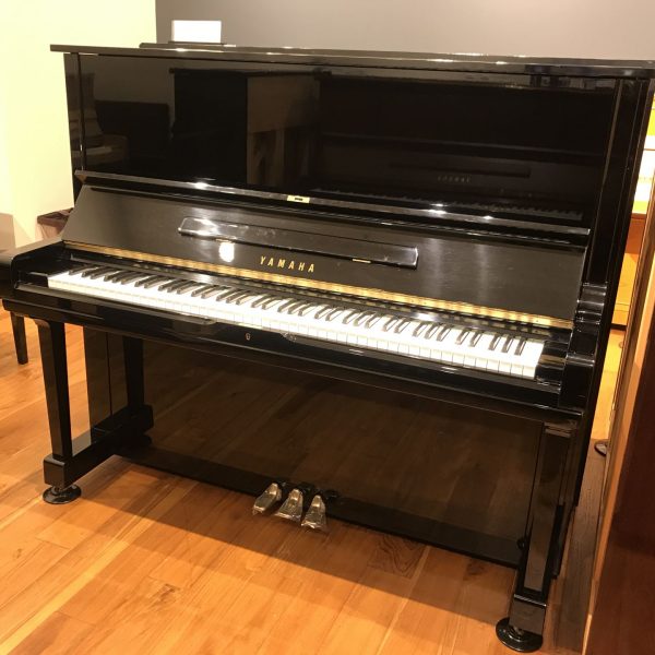 YAMAHA／U3H（1976年製造）<br />
高さ131㎝、製造当時の上位機種、低音の豊かな鳴りが楽しめます。<br />
￥429,000円