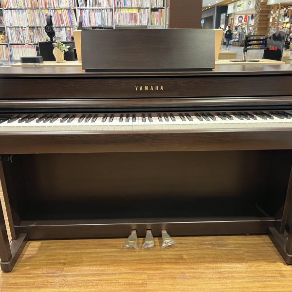 YAMAHA／SCLP-8350（CLP-835）<br />
樹脂鍵盤・2スピーカー<br />
<br />
￥198,000