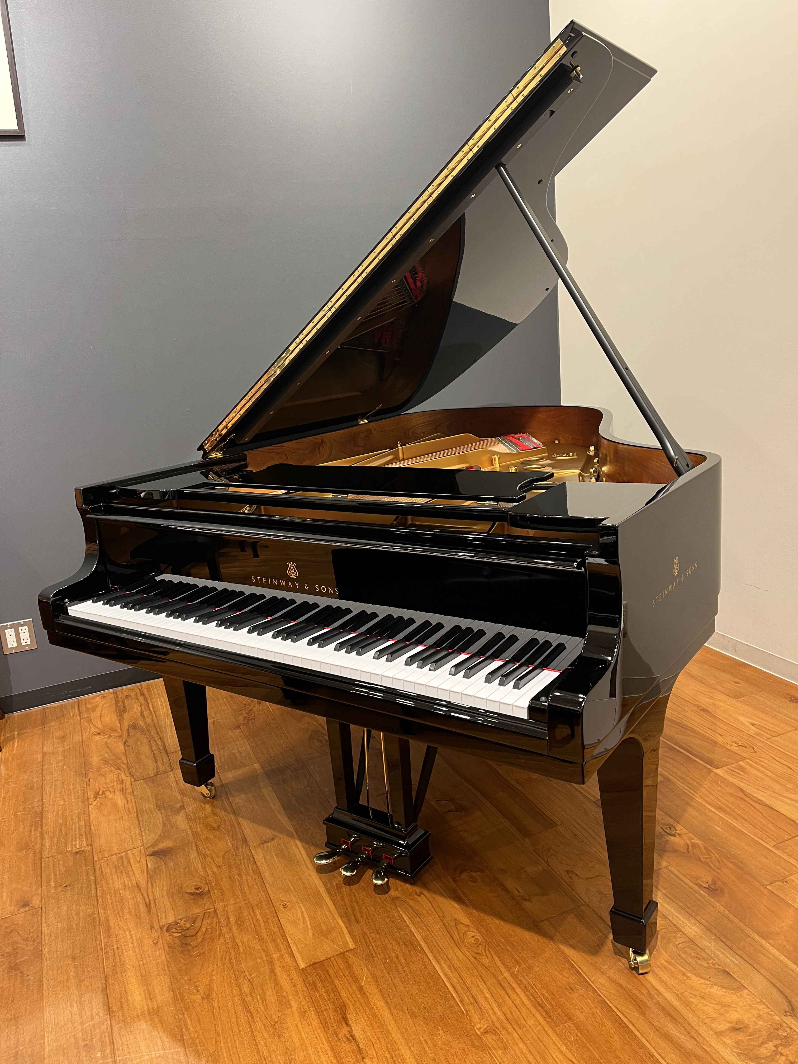 【新入荷】中古グランドピアノSTEINWAY＆SONS／A-188