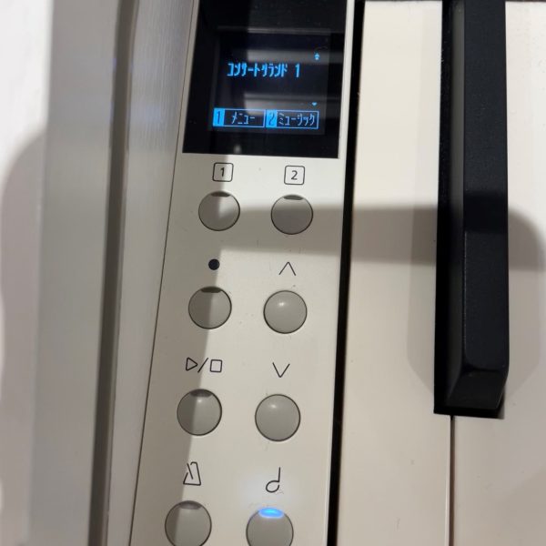 操作パネルはこんな感じでシンプル。<br />
