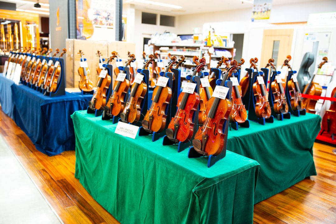 選りすぐりの弦楽器を多数展示！！ 島村楽器の恒例の弦楽器展示会『弦楽器フェスタ』この夏広島パルコ店で開催します。新旧の名器、名弓から入門モデルまで、厳選されたバイオリン、チェロ、弓を大展示！！またフェスタ（祭典）な3日間！！弦楽器の魅力を体験しに、ぜひ広島パルコ店へ足をお運びください。 CONTEN […]
