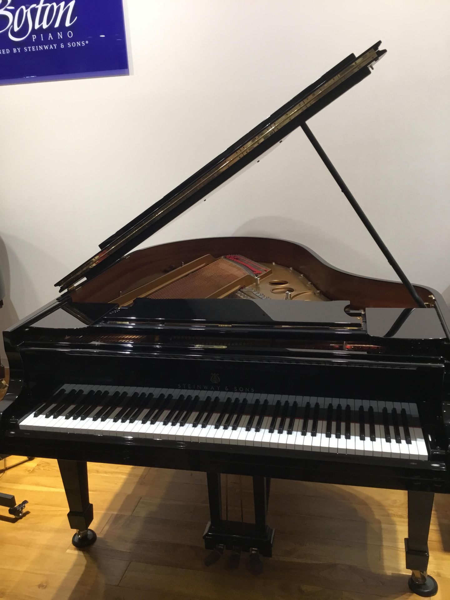 ピアノショールーム市川コルトンプラザ店（千葉県）展示STEINWAY　O-180
