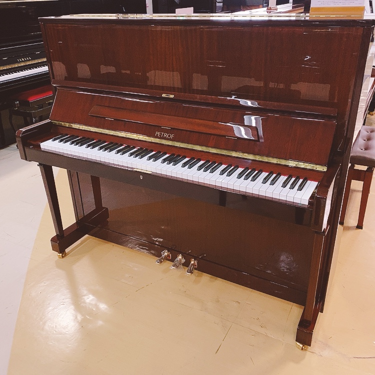 中古アップライトピアノ(チェコ製)PETROF/P-125F1