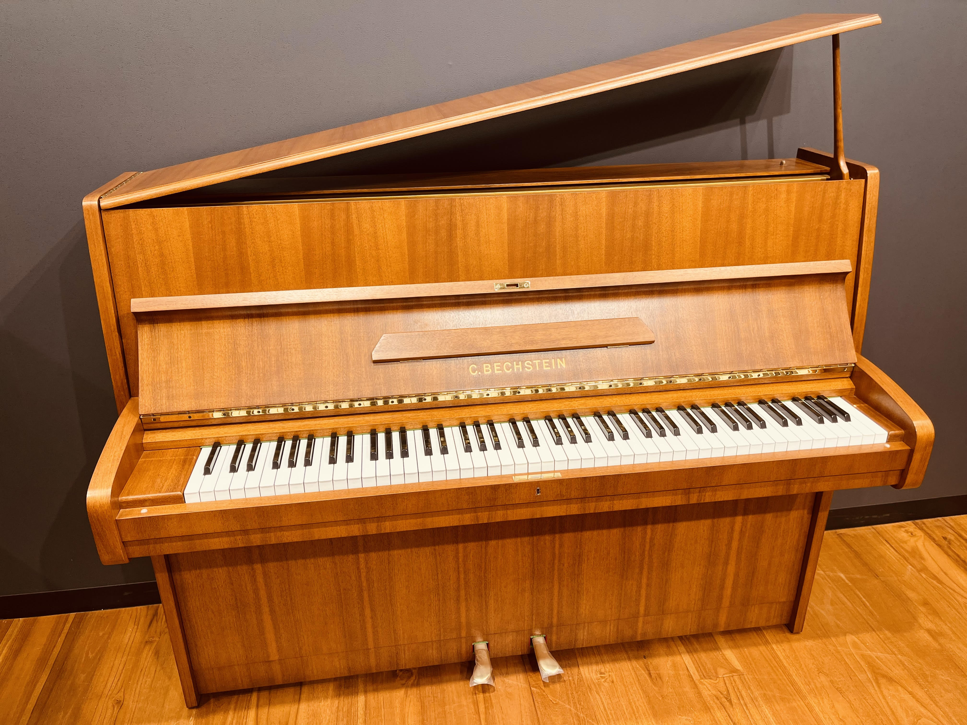 中古アップライトピアノ(ドイツ製)C.BECHSTEIN/12N