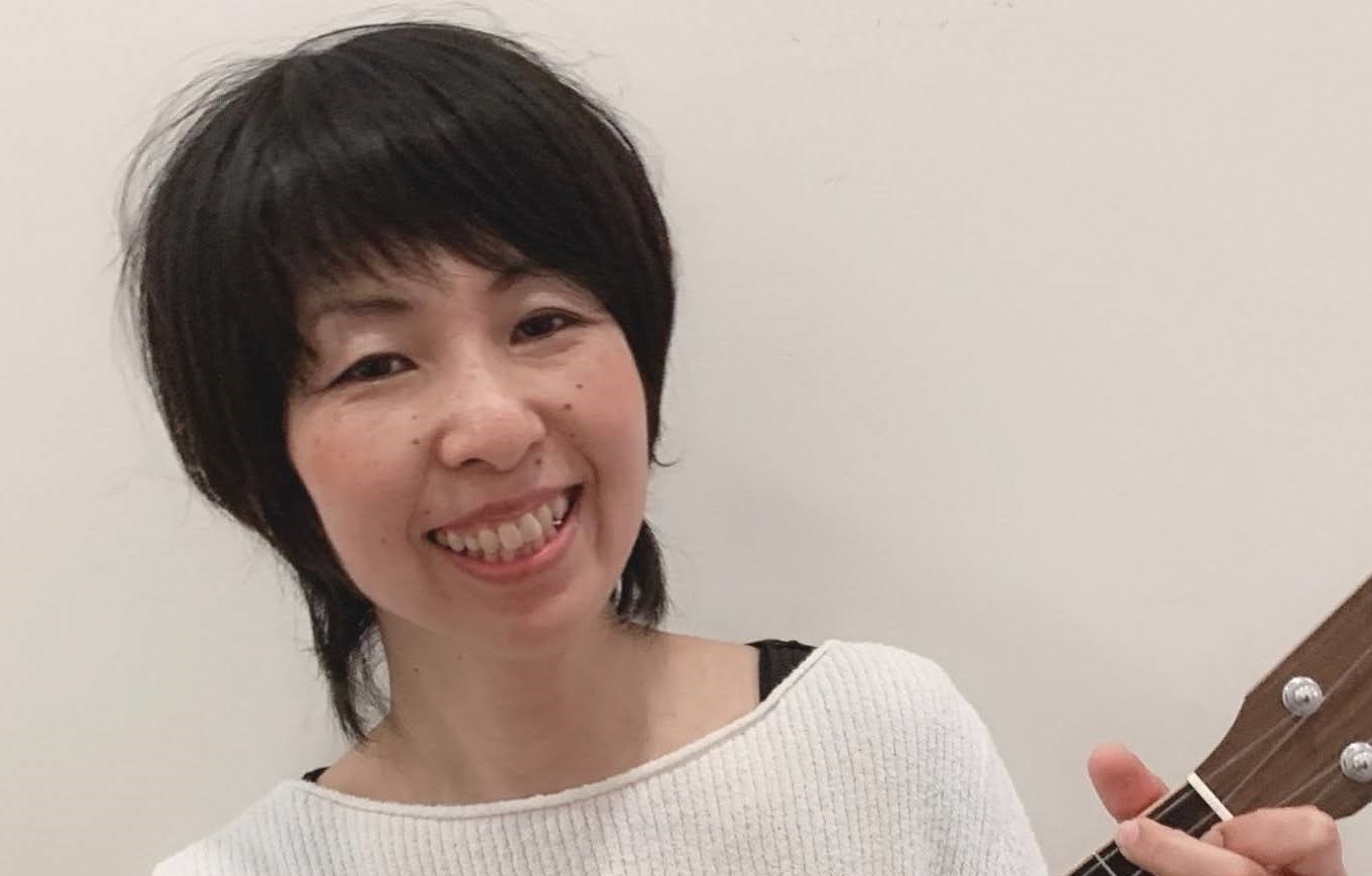 講師からのメッセージ 実際に通っている生徒様のお声 Q.当店のレッスンに通われるきっかけを教えてください。 A.独学で練習していましたが、毎日続かなければ上達もなく、もう少し本気で取り組みたいと思いました。 Q.実際にレッスンを受講されてみて、いかがでしょうか？ A.「独学で続けていたら分からなかっ […]