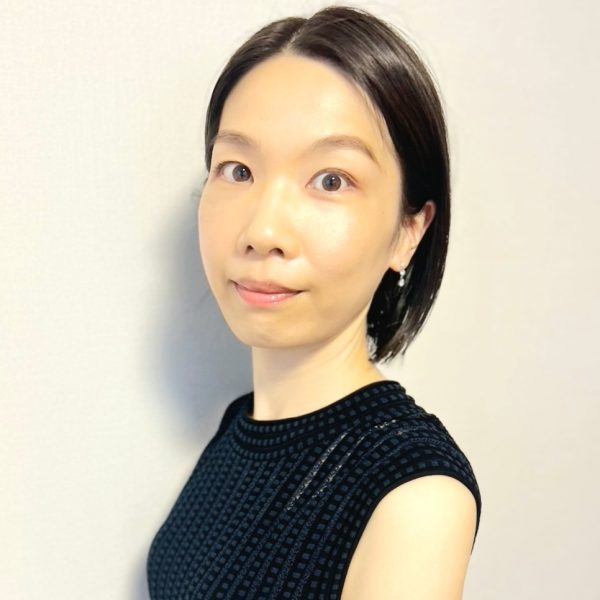 横山 美和（よこやま みわ）先生<br />
開講曜日：月・金・土