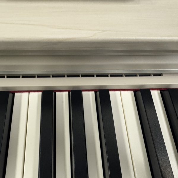 鍵盤奥の音孔