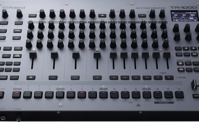 【ご予約受付中！】Roland TR-1000 【歴代のリズムマシン名器を継承する新商品発売！】