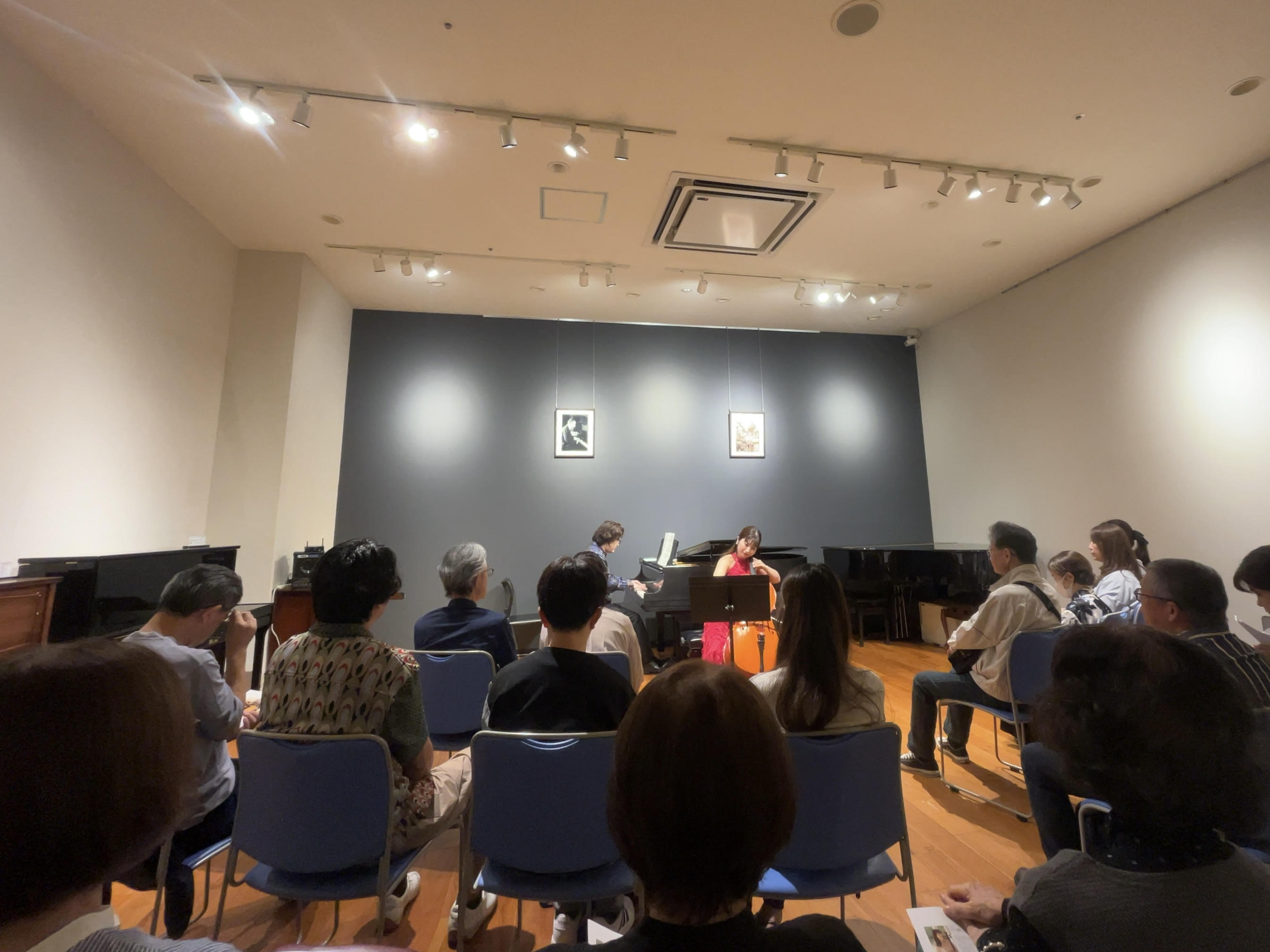 皆さんこんにちは！島村楽器ピアノアドバイザーの原田です。 先日、当店のピアノショールームで15回目となる「Classical Concert」を開催いたしました。今回の出演は、チェリストの向井真帆さんと、ピアニストの藤本宏平さん。「オール・ラフマニノフ・プログラム」ということで、ラフマニノフの作品の […]