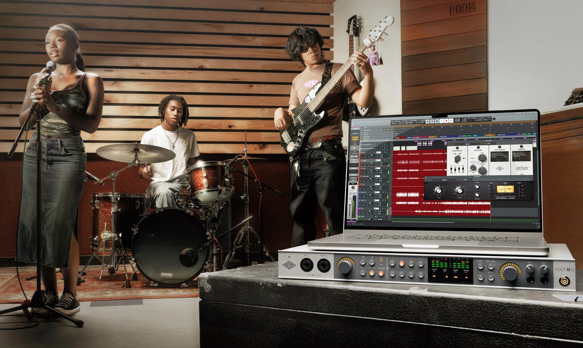 こんにちは！イオンモール広島府中店デジタル担当の松山です。本日は、Universal Audioから出ているオーディオインターフェースVoltについてまとめました。 CONTENTSUniversal Audio / Volt USB Recording Studio伝説の“76コンプレッション”で [&hellip;]