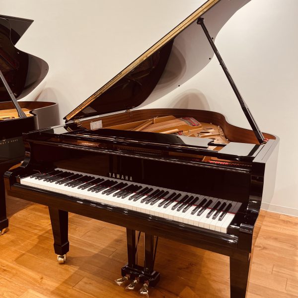 YAMAHA／C3L（2000年製）<br />
￥2,068,000（税込）