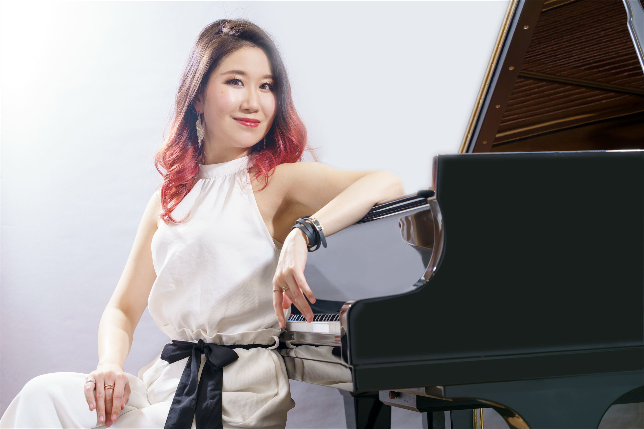 素晴らしいピアニストの演奏を、目の前で。特別なひと時を提供する「Graceful Concert」シリーズ＆今回は特別にプレミアムレッスンも開催いたします 島村楽器イオンモール広島府中店併設のピアノルームにて、国内外で活躍する素晴らしいアーティストの演奏をお楽しみ頂けるシリーズ。来る2026年8月は [&hellip;]