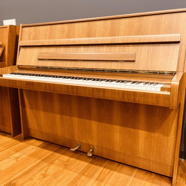 STEINWAY／Z-114【ご成約済】