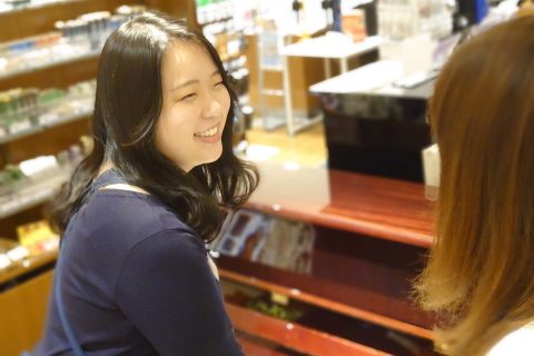 スタッフ写真 ピアノアドバイザー・管楽器アドバイザー・弦楽器 小林