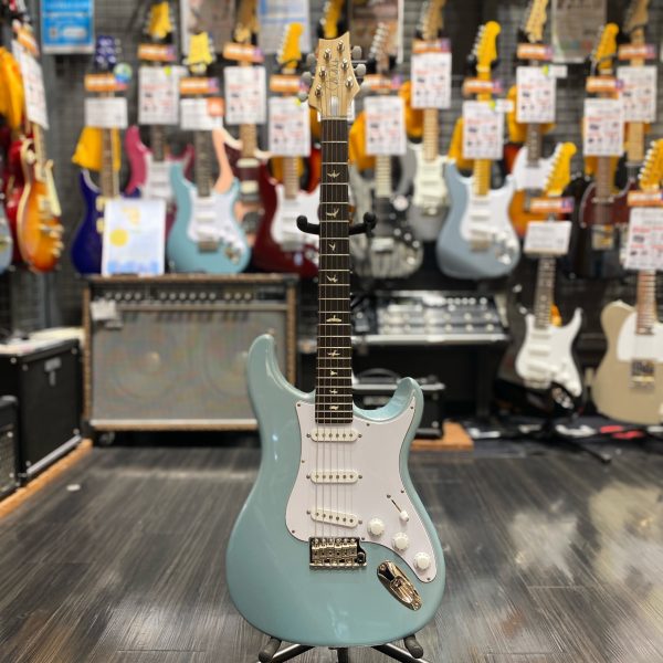 SILVER SKY / Polar Blue (rosewood)<br />
￥393,800<br />
------------------------------------------<br />
拘りが詰まりに詰まった、John Mayer氏のアーティストモデル！