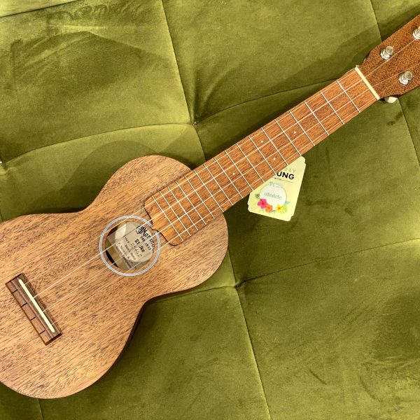 S1 UKE(ソプラノサイズ)<br />
/￥60,000 <br />
---------------------------------------<br />
メキシコ工場にて生産されるオール単板マホガニー・ボディのモデル