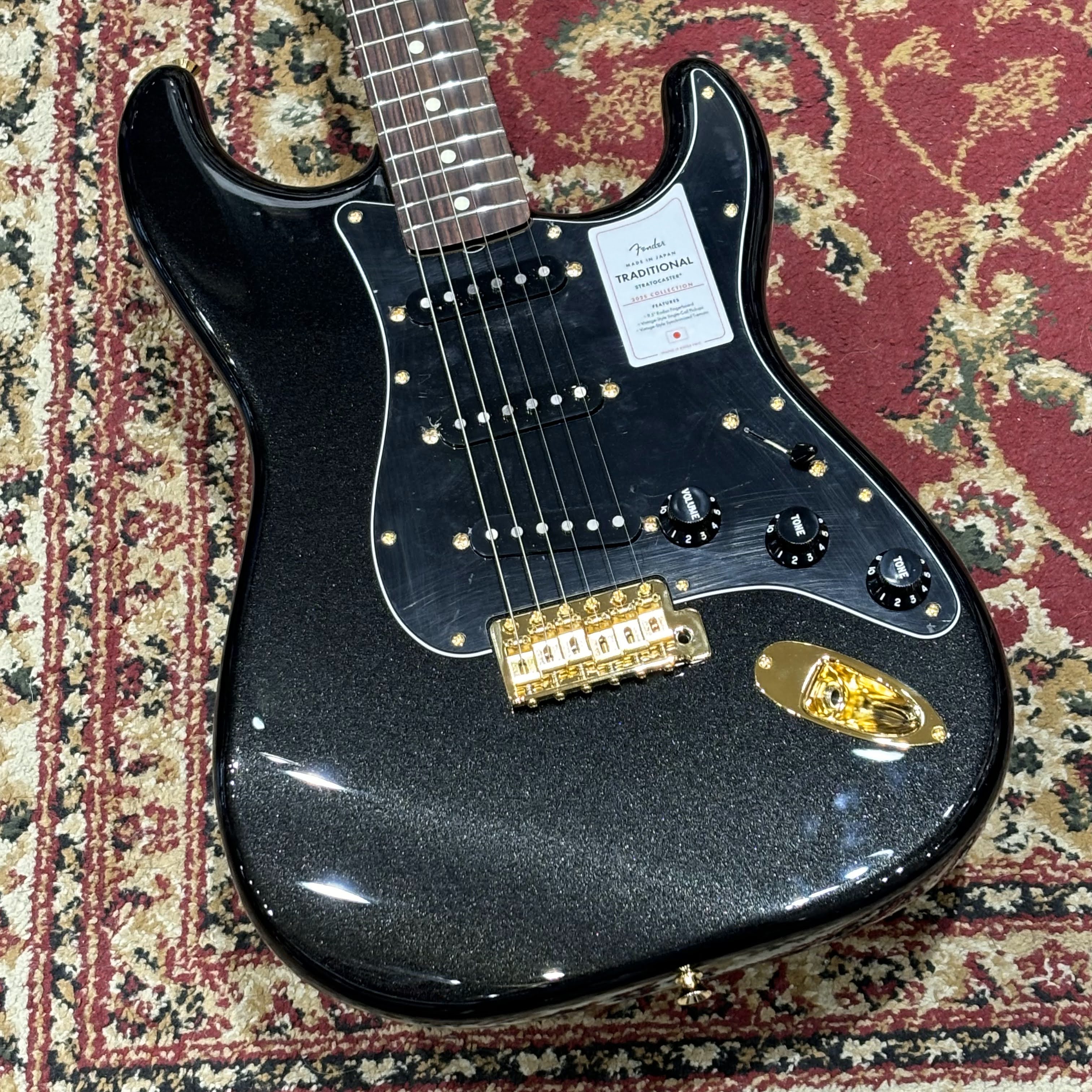 Fender 2025 Collection Made in Japan Traditional  '60s Stratocaster ”Black Pearl” Gold Parts 