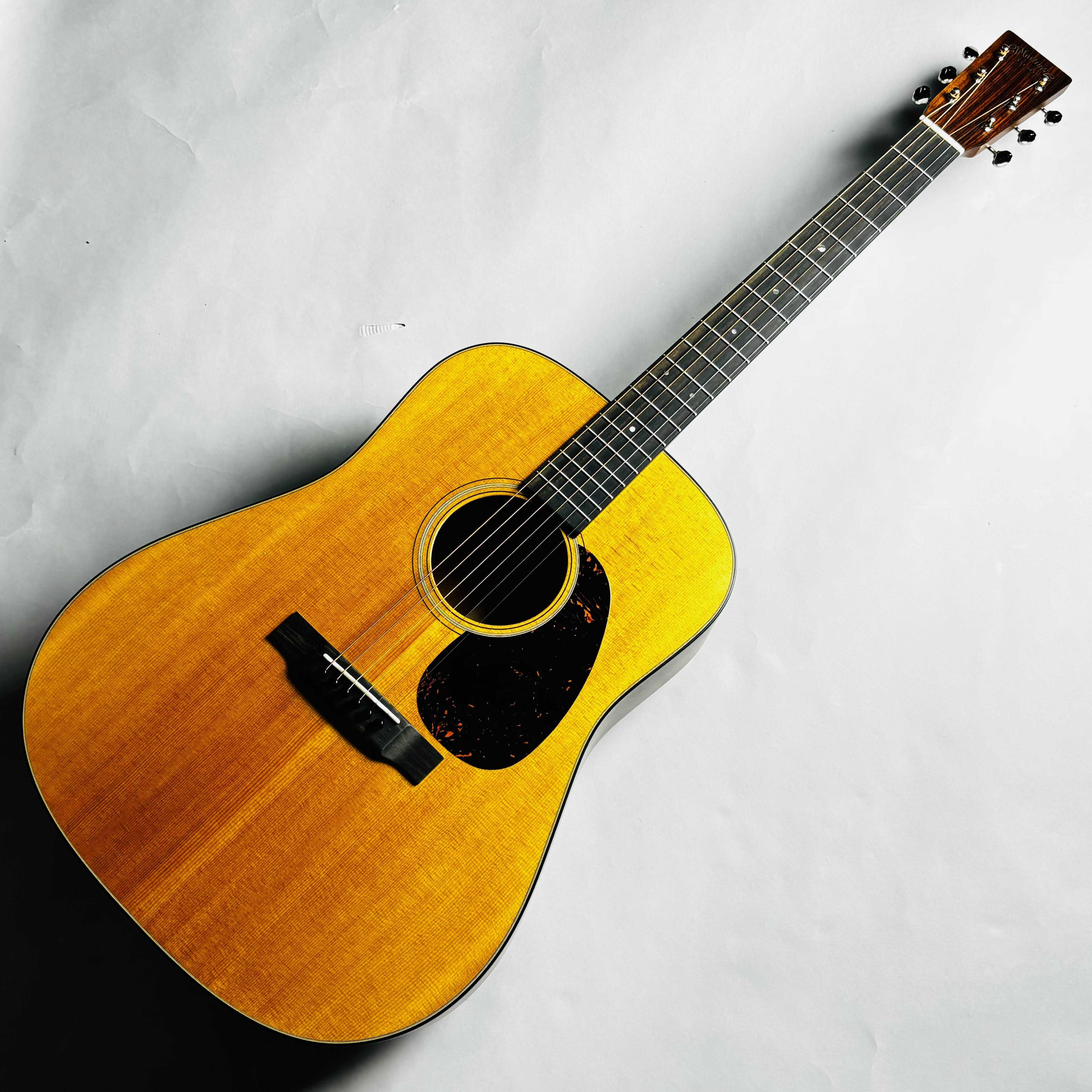 アコースティックギターMartin D-18 Satin