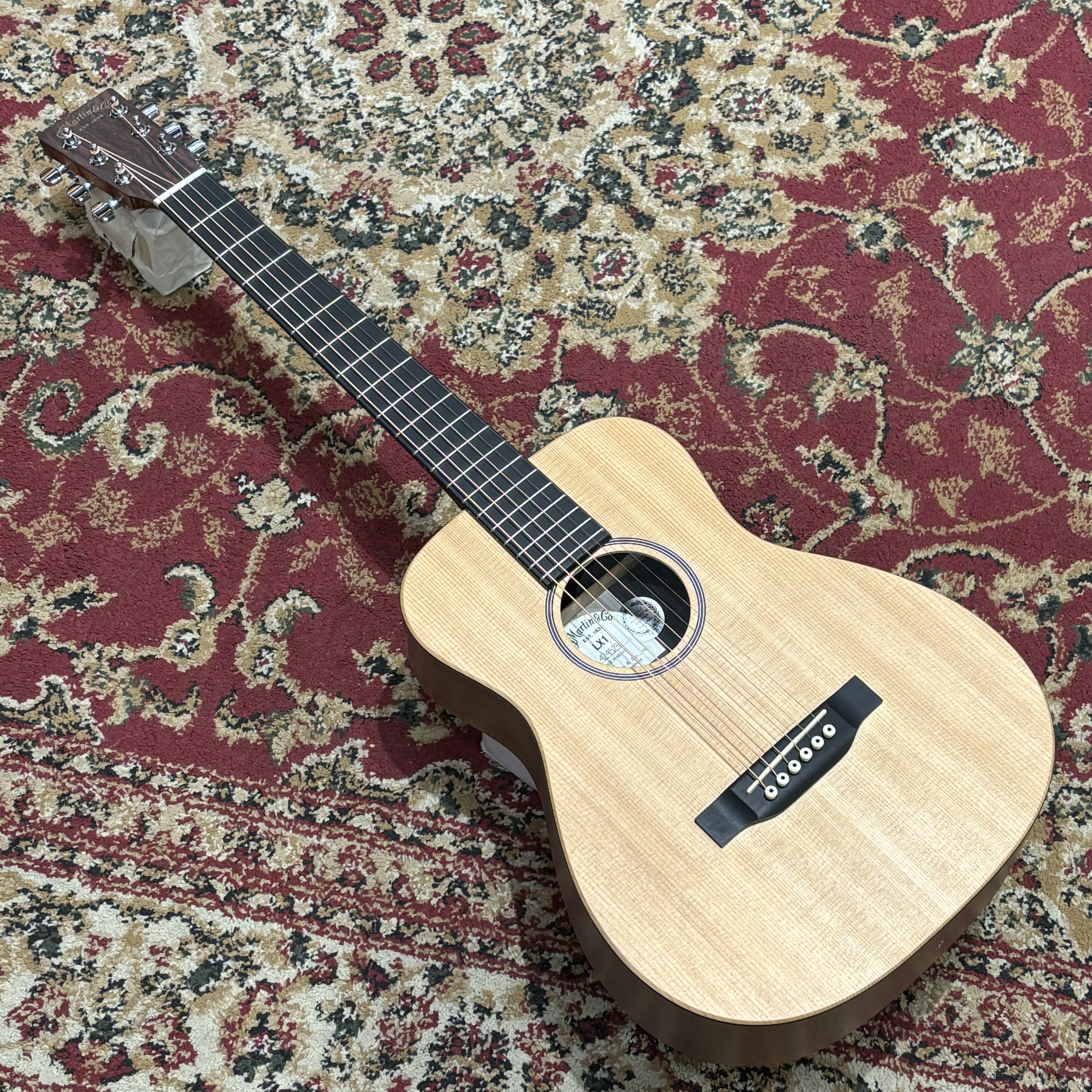 ミニアコースティックギターMartin LX-1