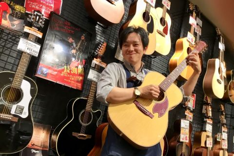 スタッフ写真 副店長 ギター/音楽教室アドバイザー うたうたい、イベント 原