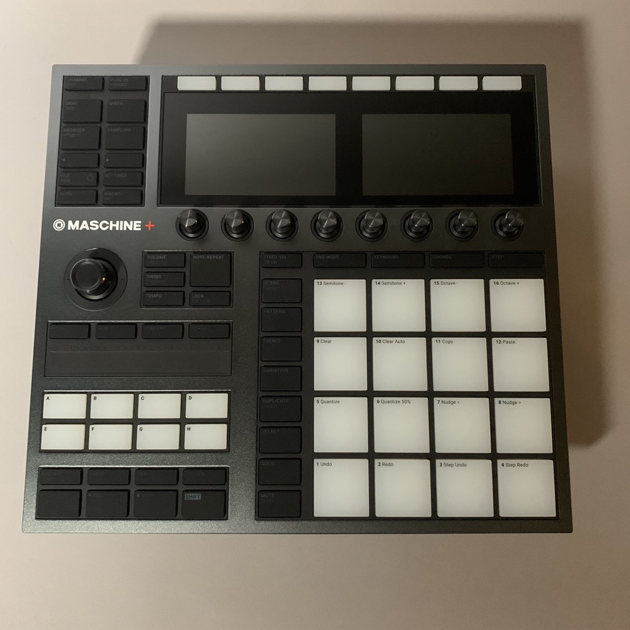 MIDIコントローラーMASCHINE + 展示品