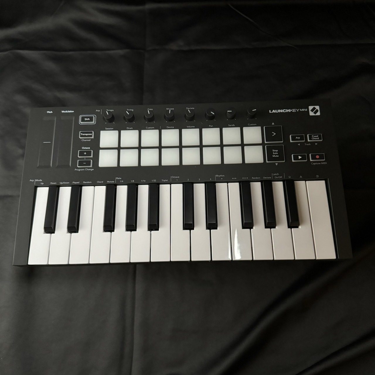 MIDIコントローラーLaunch Key Mini MK3 展示品