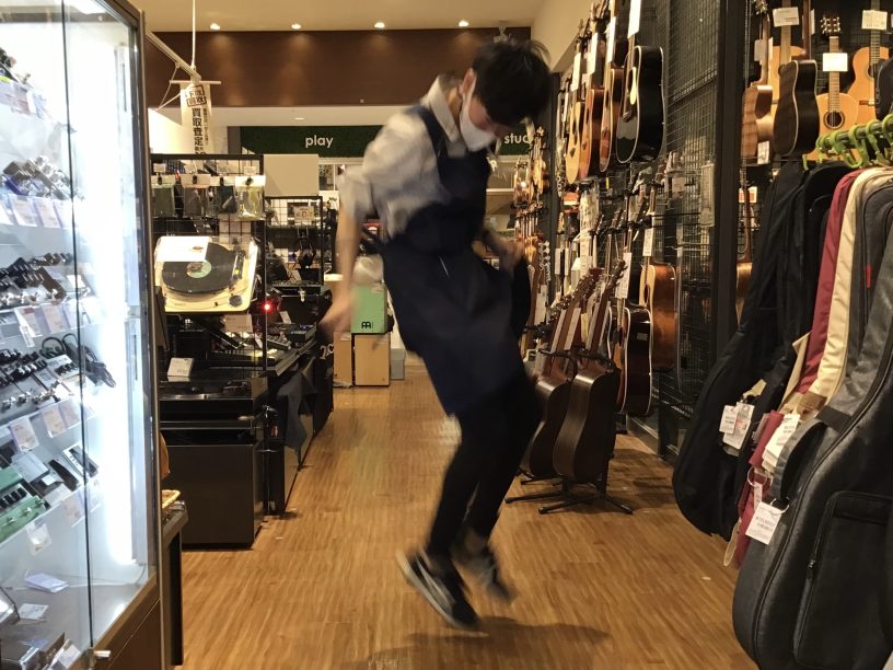 店長　吉岡